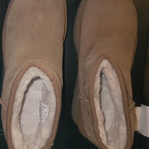 Cozy Tan UGG Boots with Fur Lining